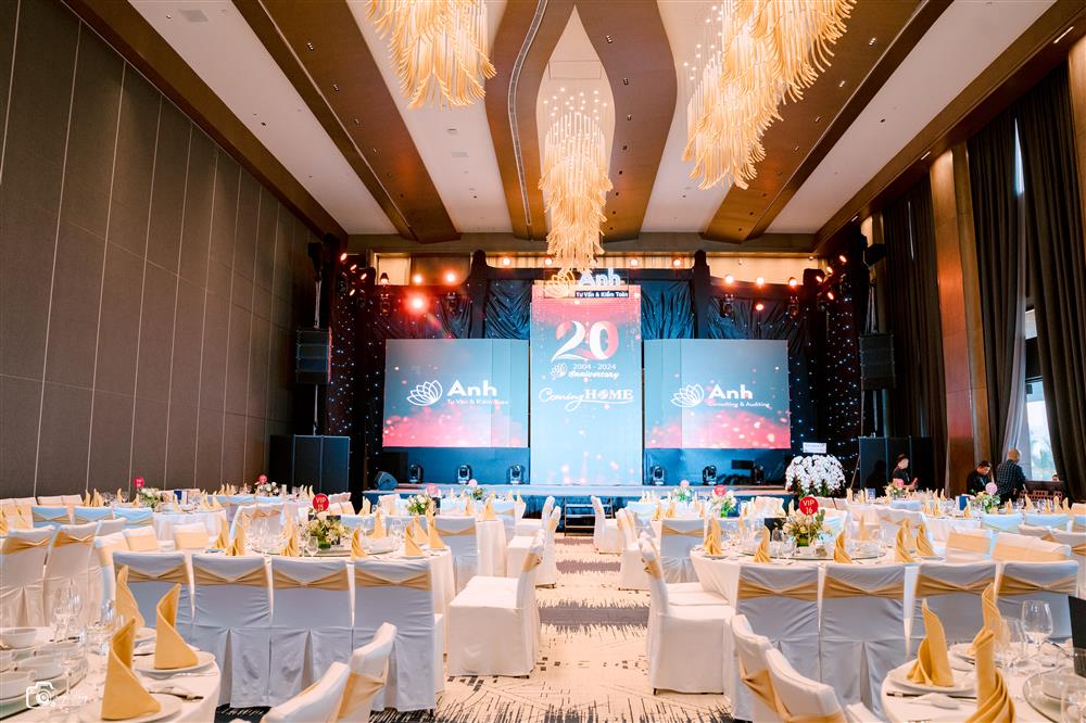 Những lẵng hoa tươi thắm chúc mừng Lễ kỷ niệm 20 thành lập ACAC_P3